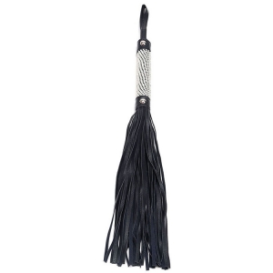 Góc chụp chi tiết chất liệu roi da đen cán trắng BZ01A