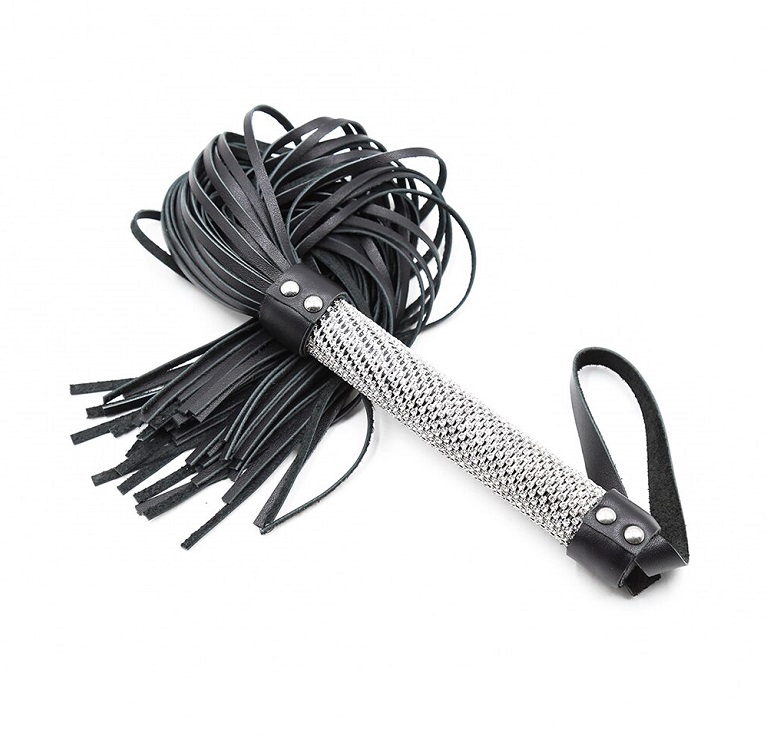 Hình ảnh mô tả kích thước chiều dài của roi da Lovetoy BZ01