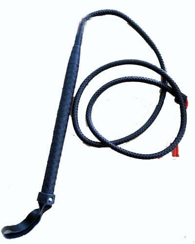 Chi tiết phần tay cầm chắc chắn của roi da d&agrave;i m&atilde; DC57L