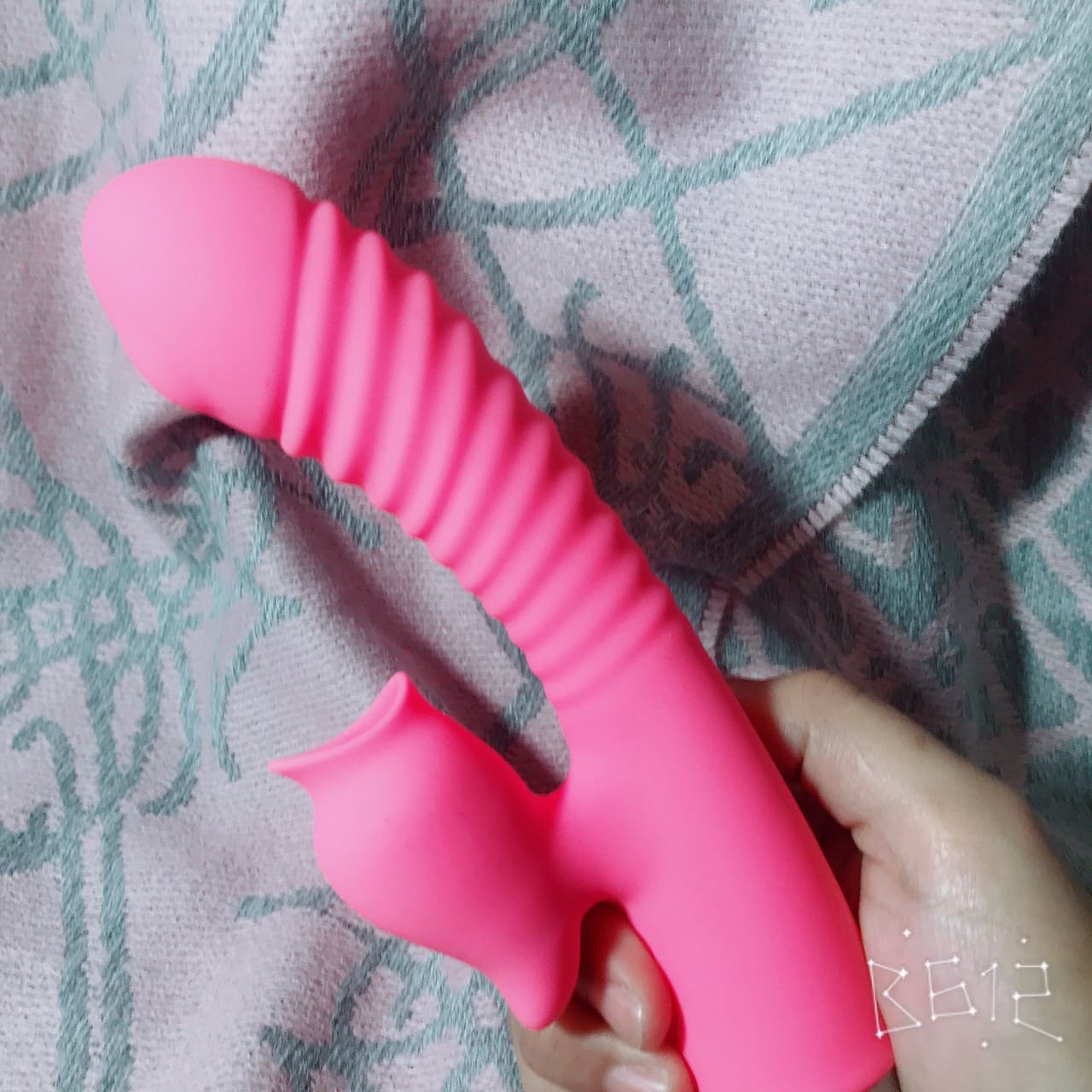 Ảnh minh họa kích thước và hộp bao bì sản phẩm Leten DV66C